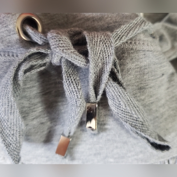 WHITE House BLACK Market Cowl Neck Gray Short Sleeves Sweatshirt, Size S - Picture 7 of 8